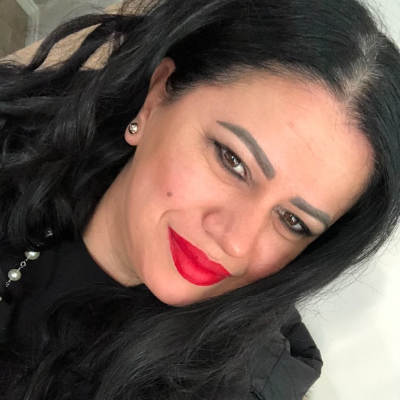 Meet your Posher, Natasha - Picture 2 of 2